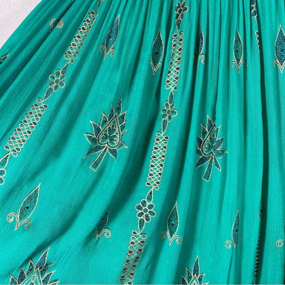 NWOT-ROYAL PAISLEY WOMEN'S GREEN & BLUE EMBROIDERED SKIRT-M - Picture 3 of 12